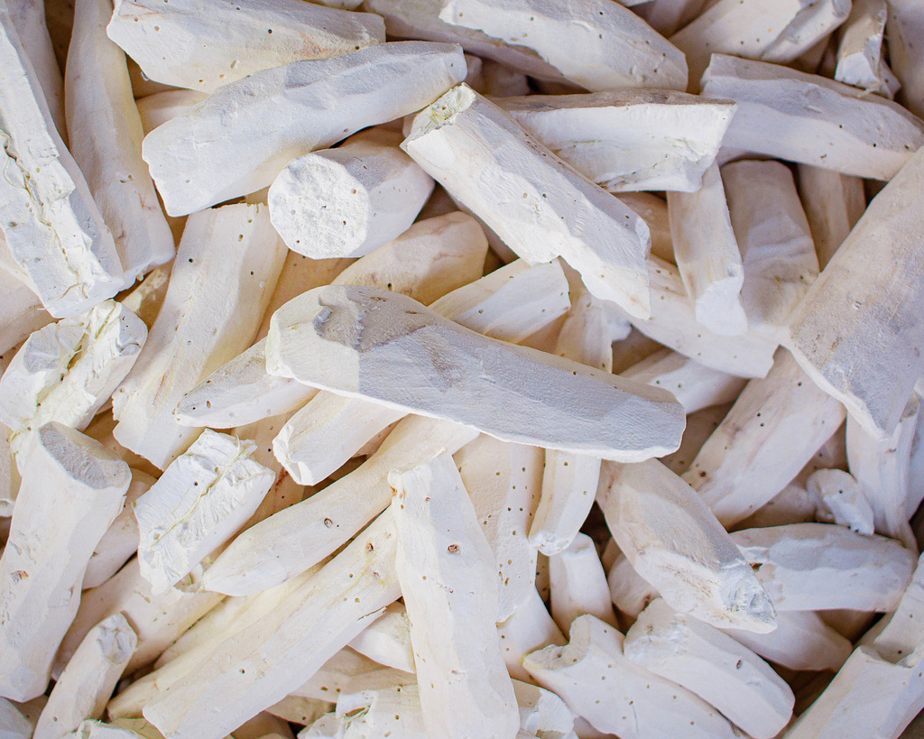 High-starch dry cassava chips exporter Ghana
